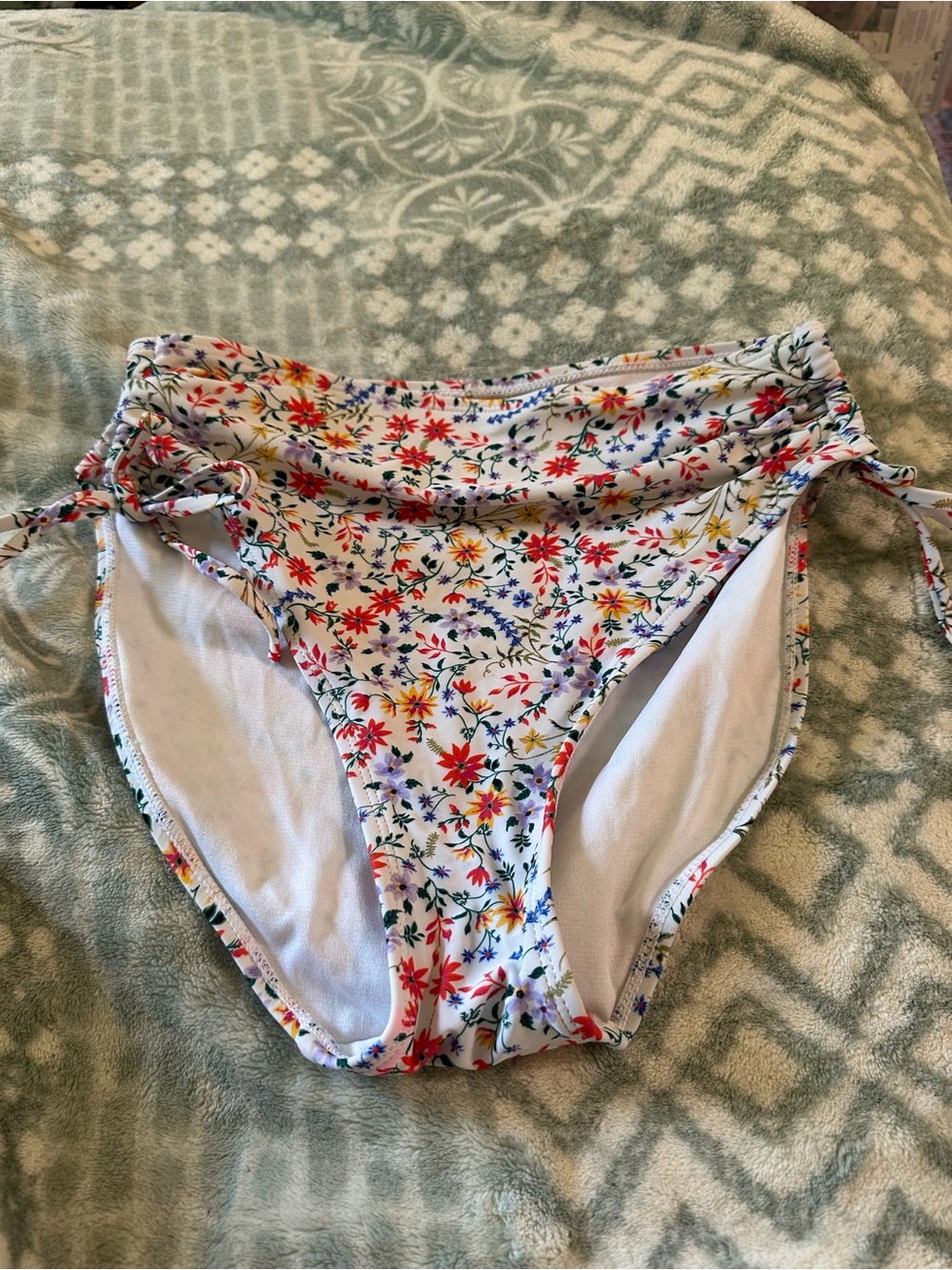 Time and Tru White Floral Womens Bikini Bottoms with Multicolor Flowers L